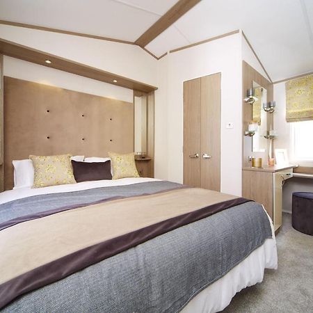 Lavender Lodge เซาธ์เซอร์นีย์ ภายนอก รูปภาพ